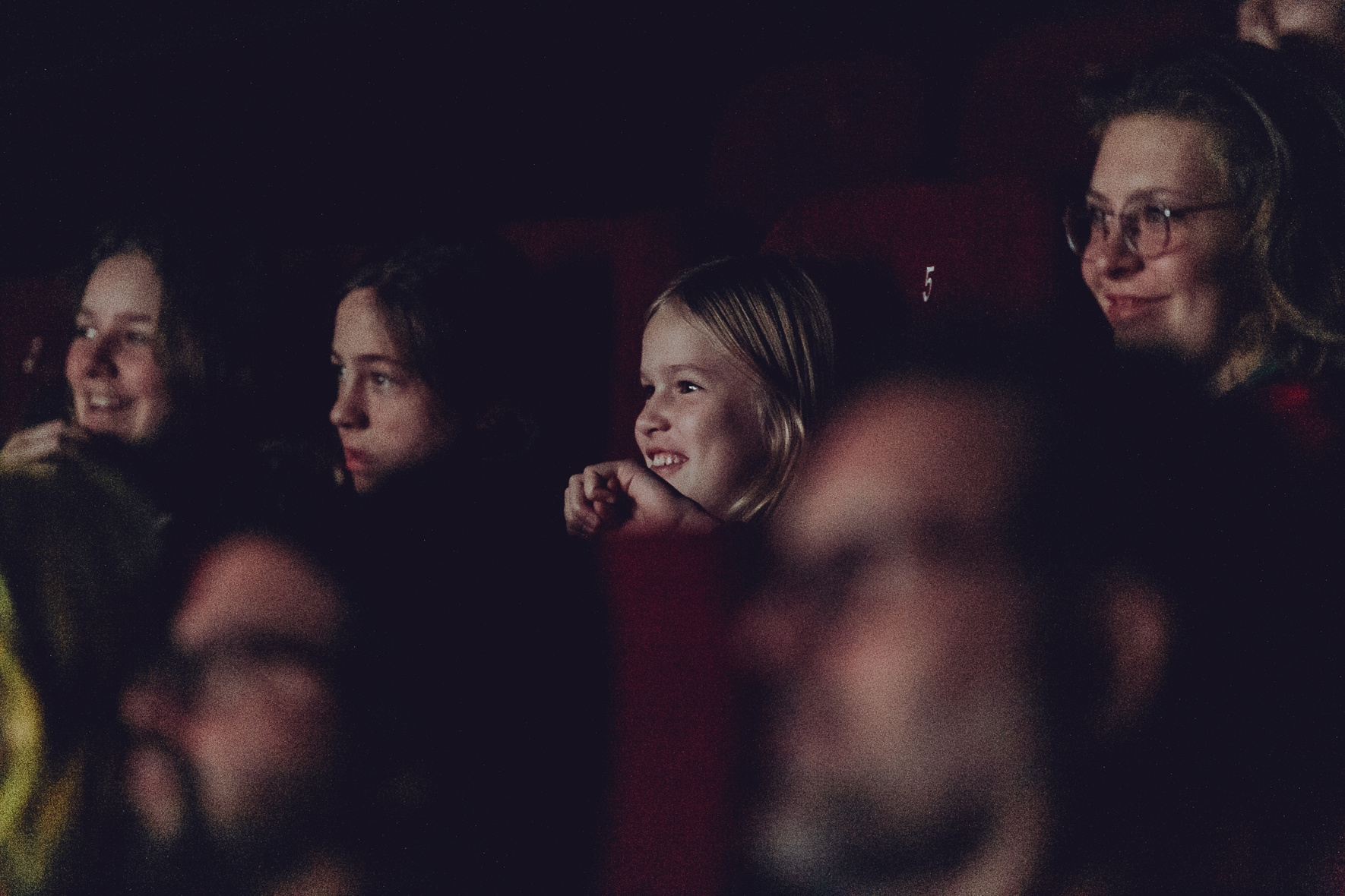 Cinema, YOUKI, Children in red chairs, Festival